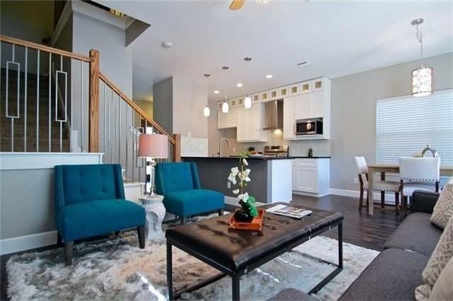 Home Staging in Austin by Addicted 2 Decor